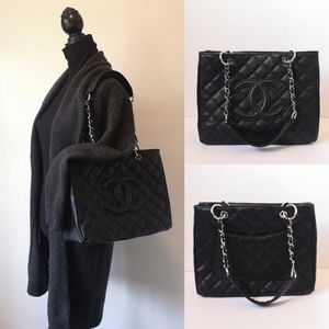 CHANEL quilted tote bag